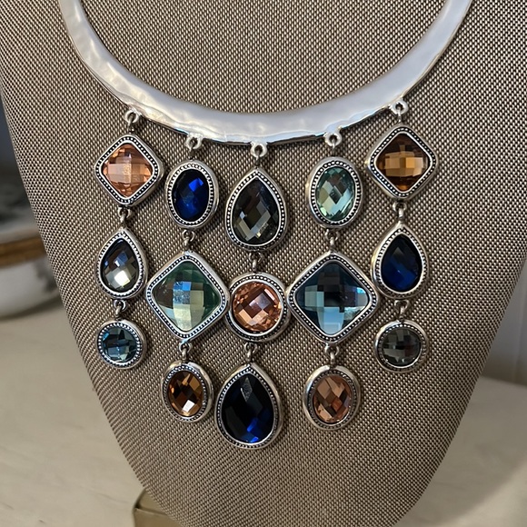 Chic Silver and Blue Gemstone Necklace - Picture 2 of 7